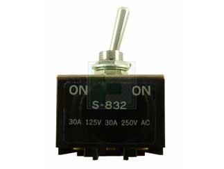 S832
